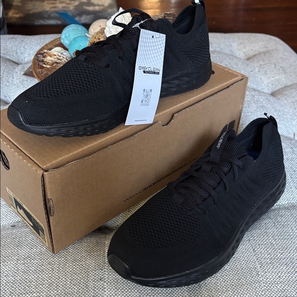 Shoes For Crews Everlight Black Sneakers

NO SLIP!!! Never worn!!